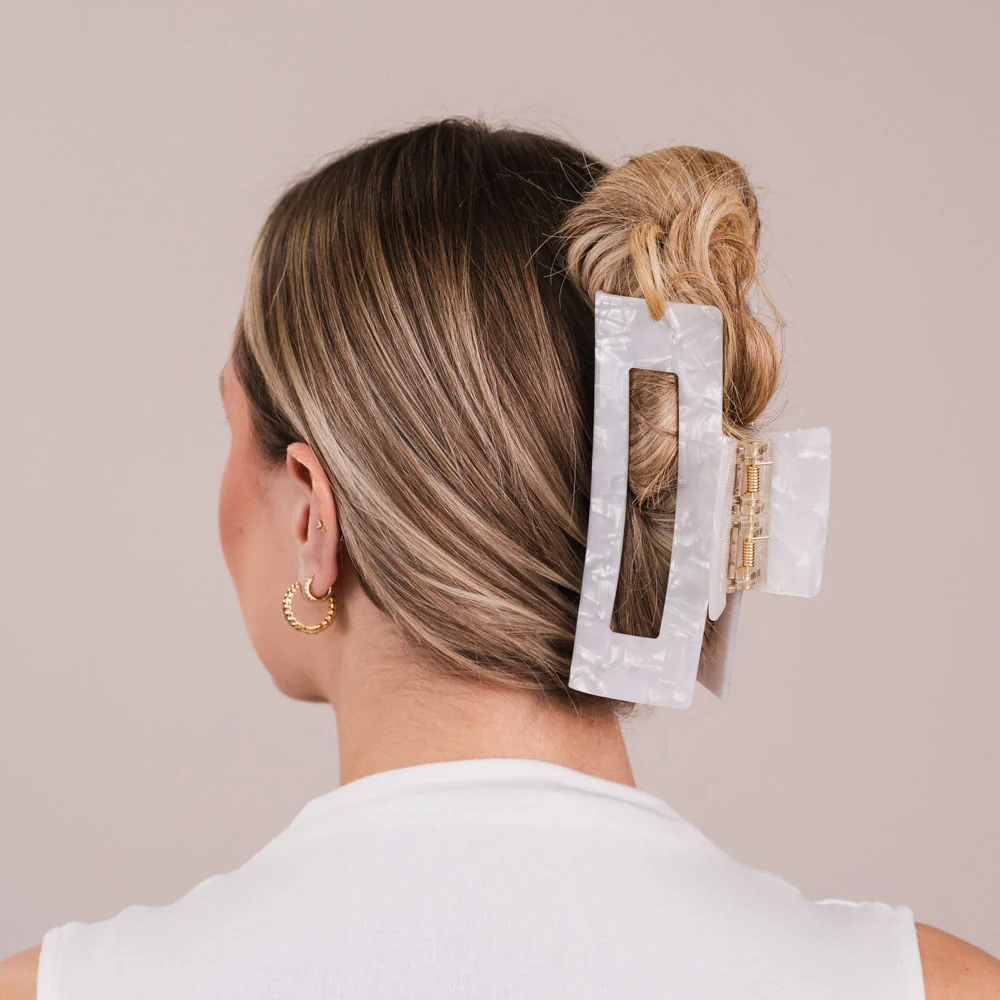 Alena Haarklammer - Image 6