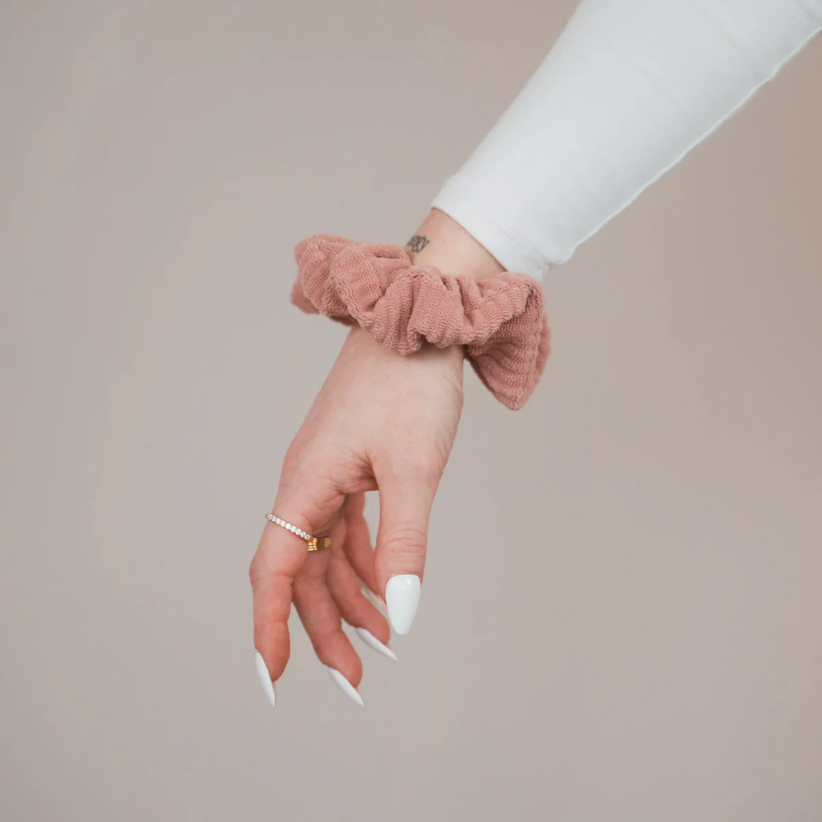 Aline Scrunchie - Image 4