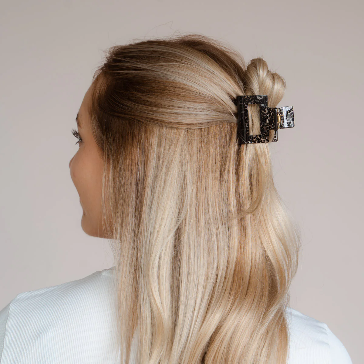 Aubrey Haarklammer - Image 2