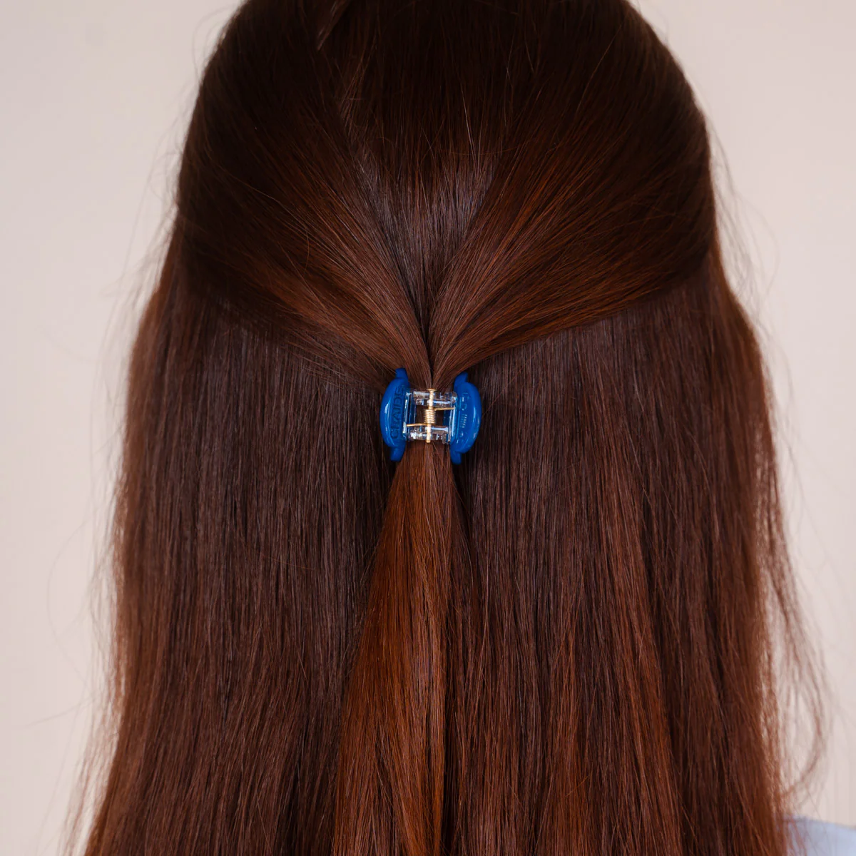 Avril Haarklammer - Image 9