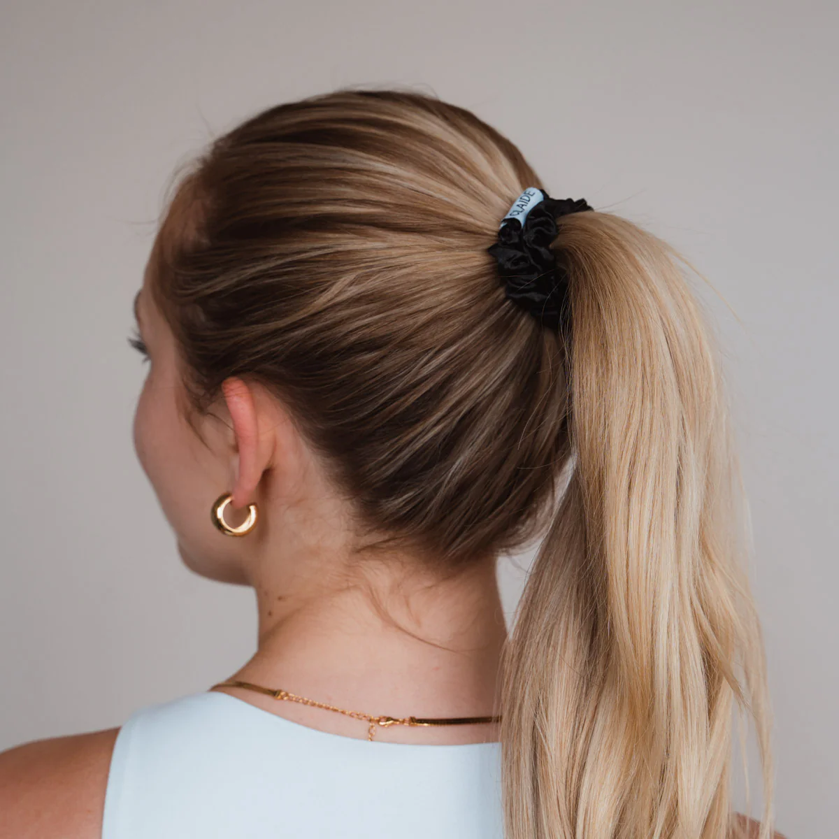 Black Silk Scrunchies Bundle (3er-Pack) - Image 4