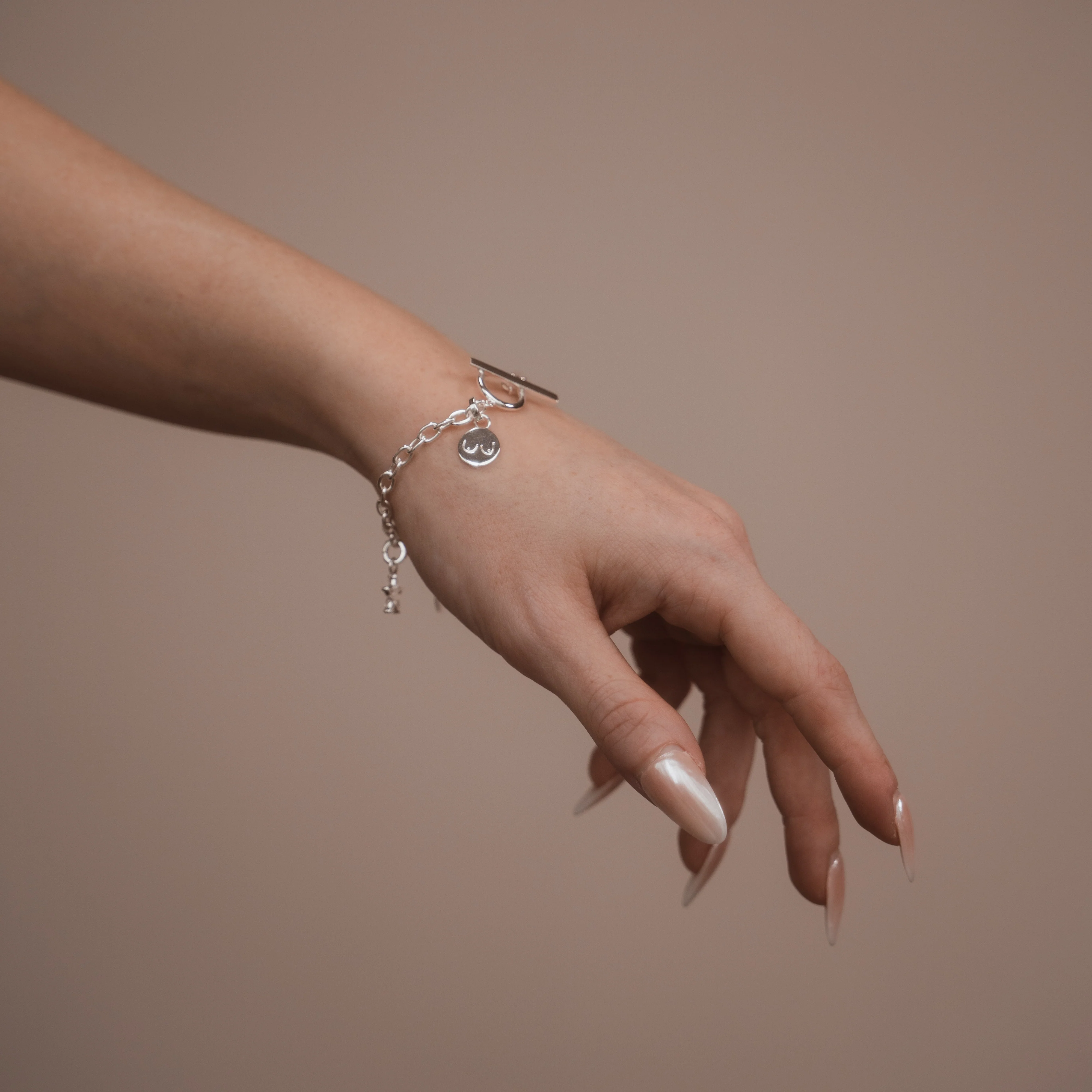 Cheryl Charm-Anhänger - Image 7