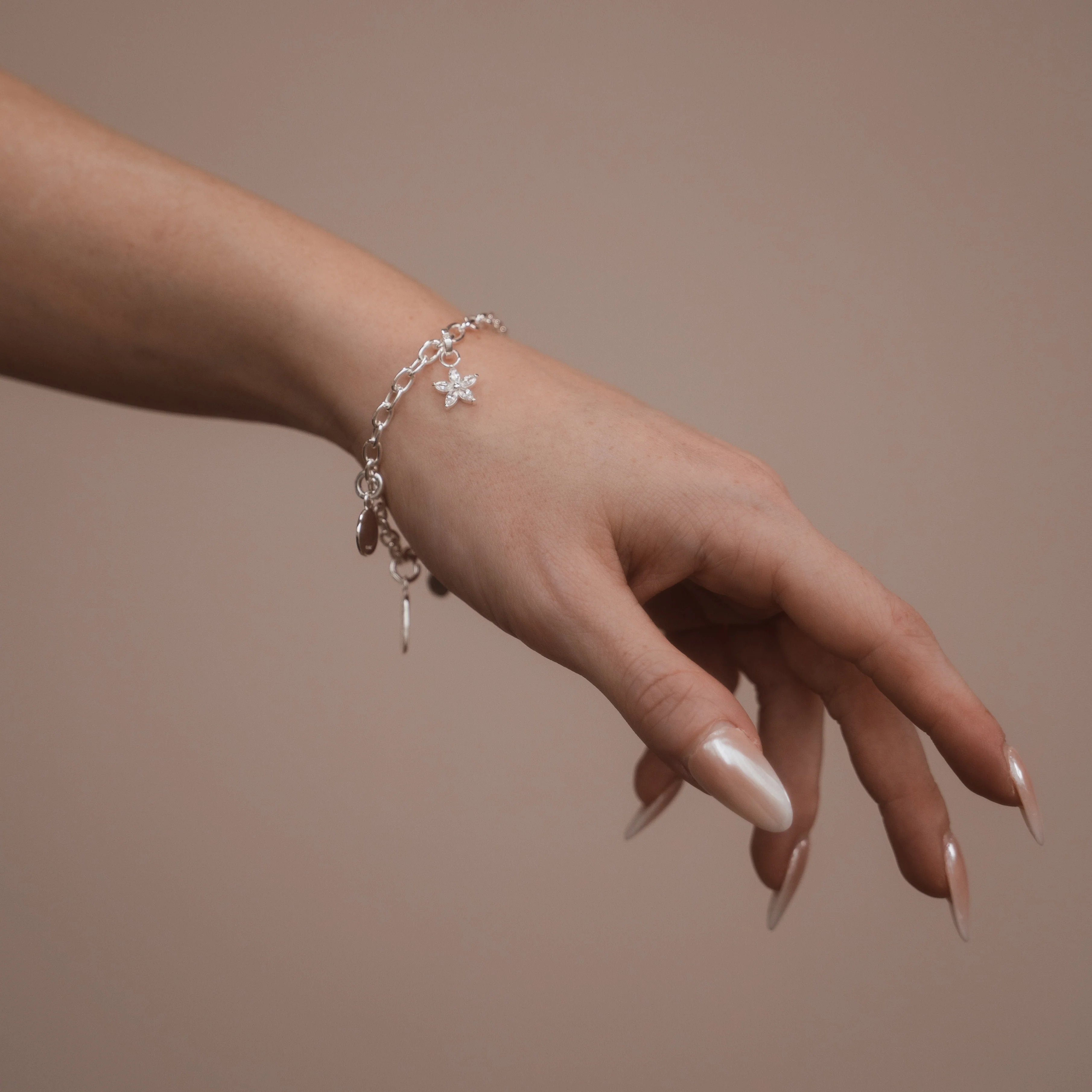 Hana Charm-Anhänger - Image 8