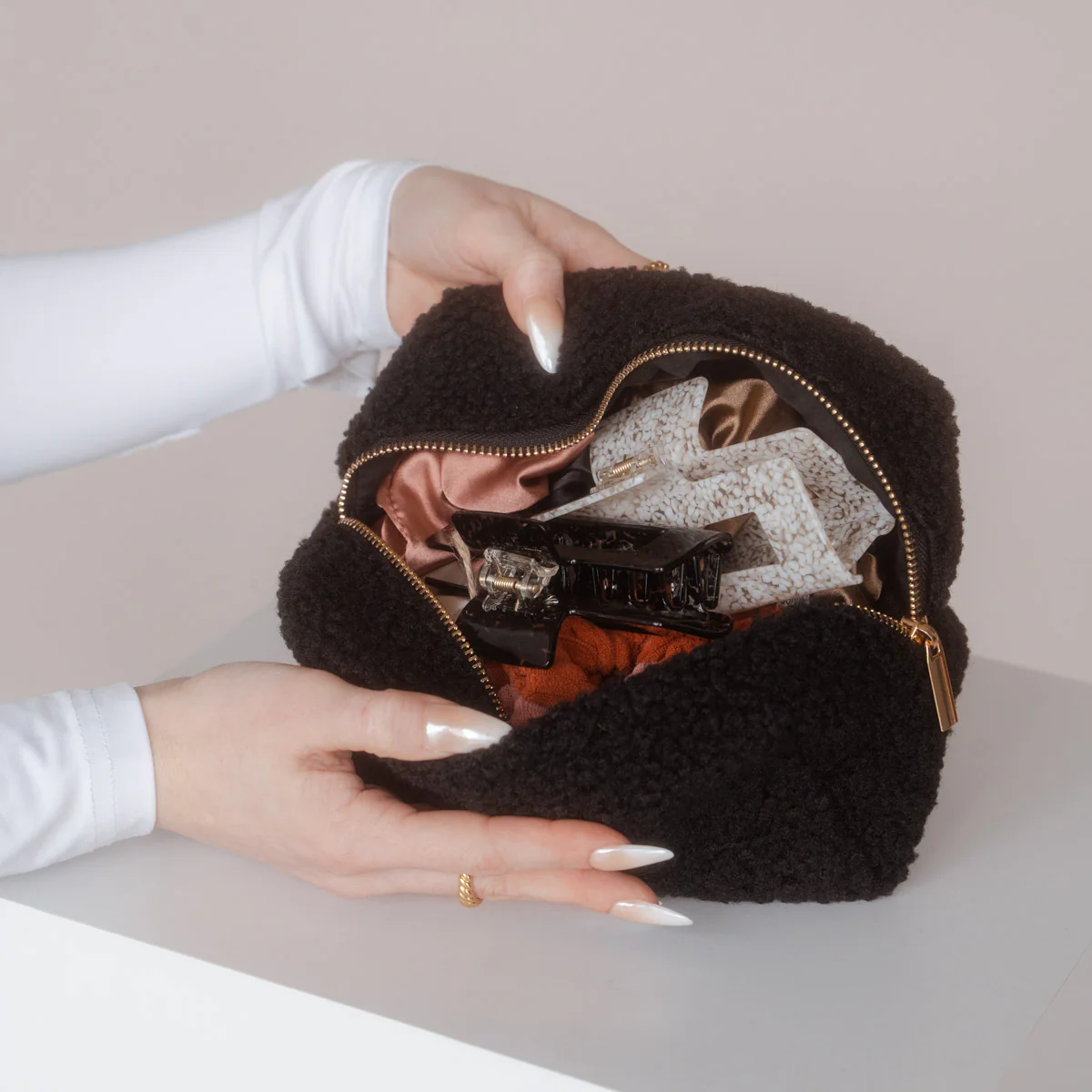 Kosmetiktasche aus Teddyfleece - Image 16