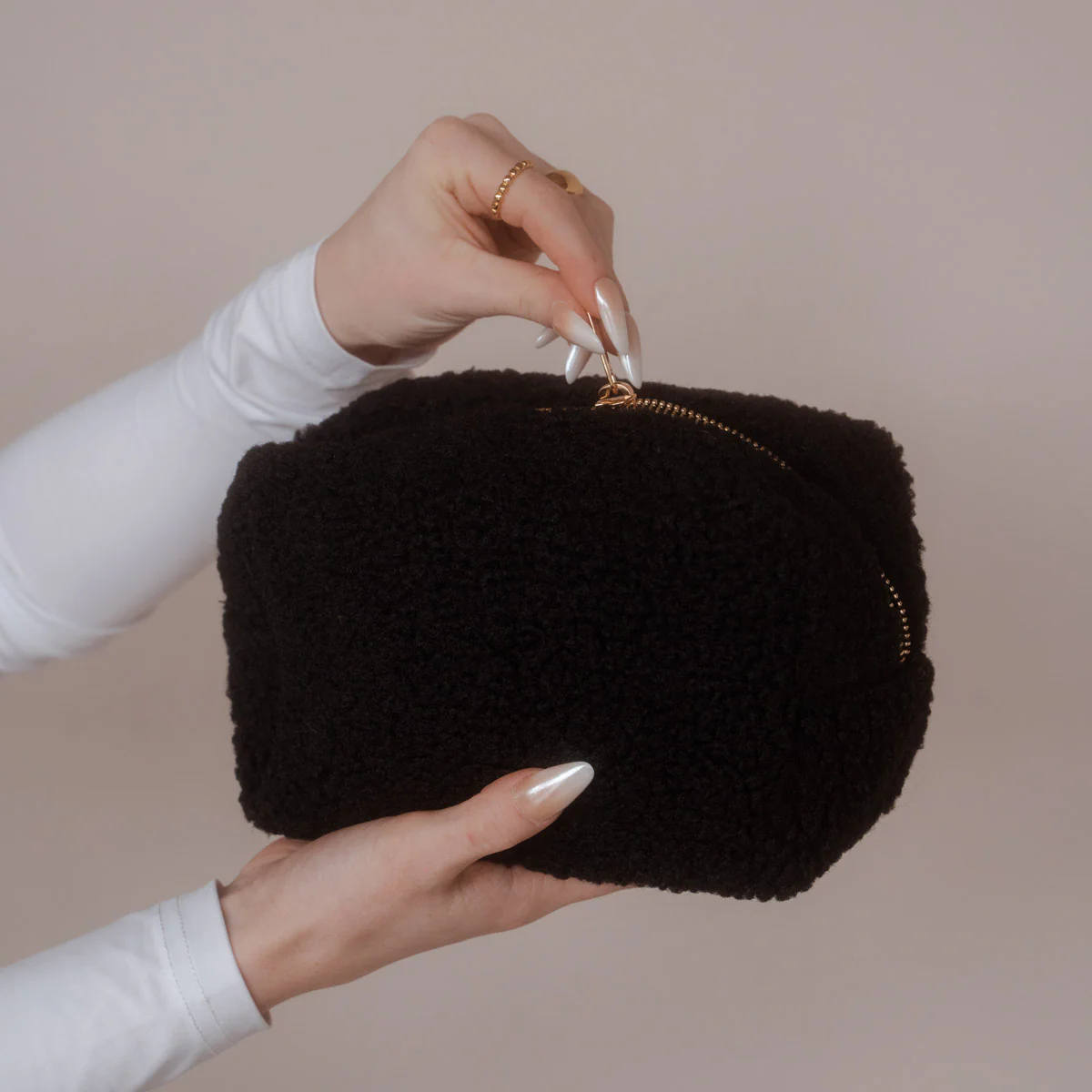 Kosmetiktasche aus Teddyfleece - Image 17