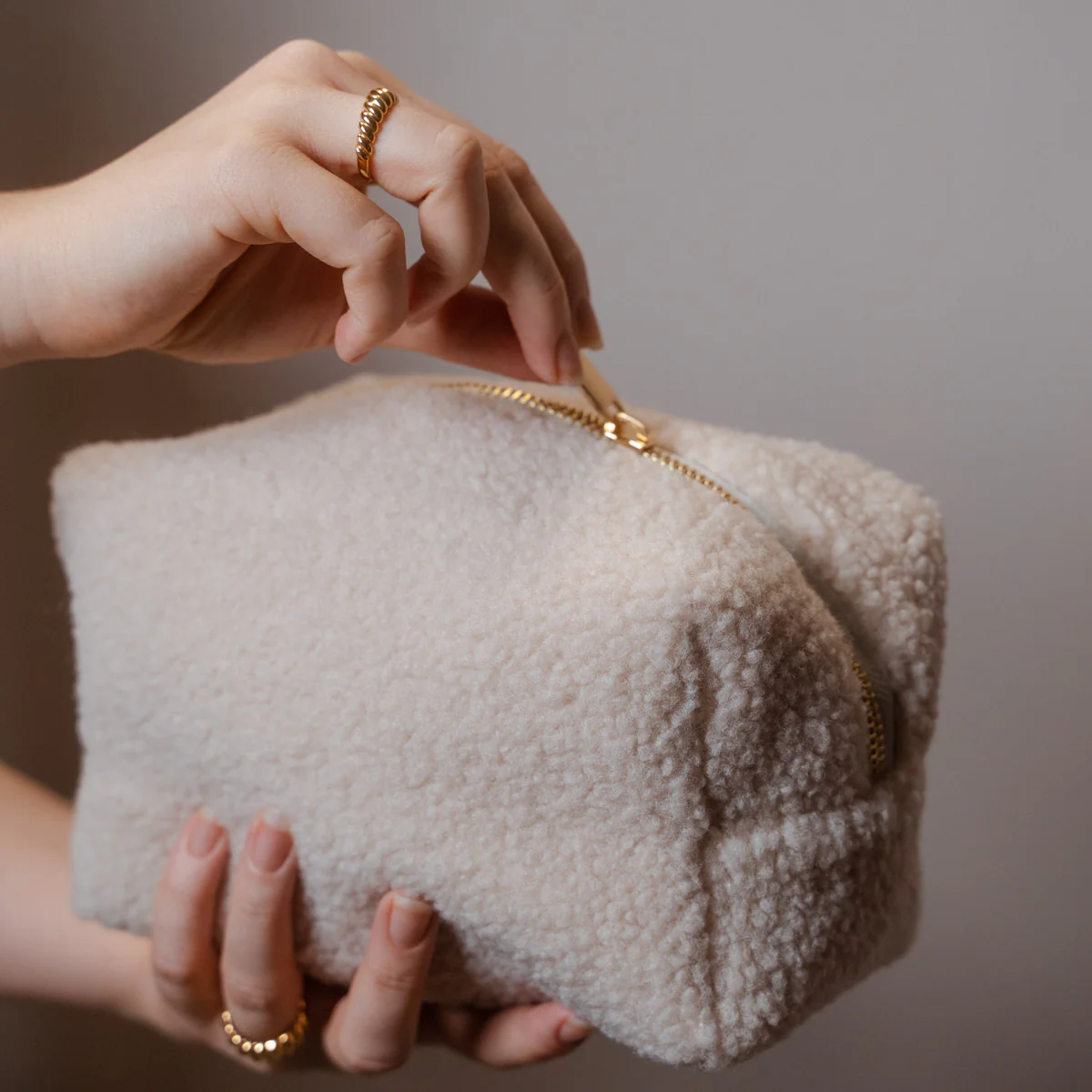 Kosmetiktasche aus Teddyfleece - Image 5