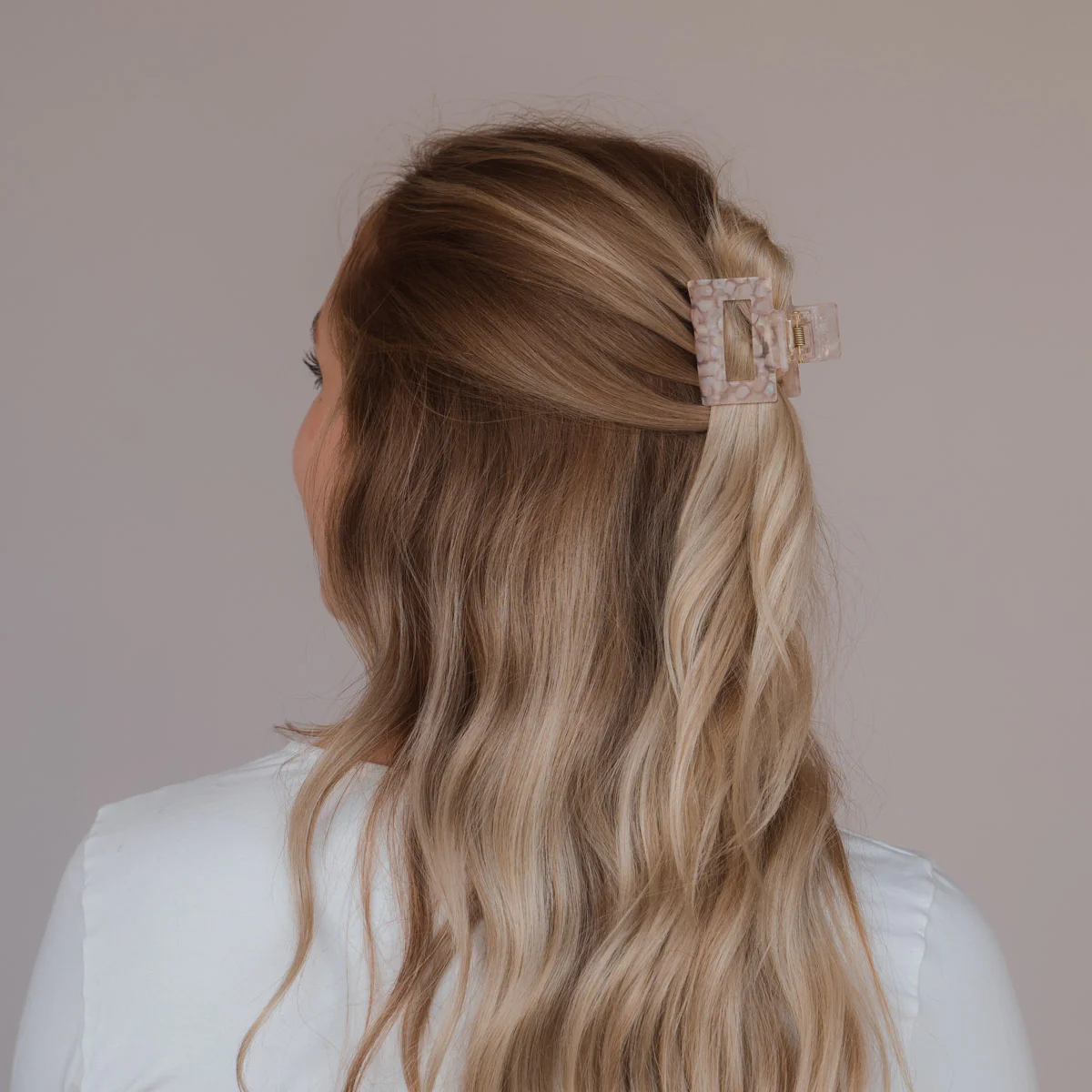 Mae Haarklammer - Image 2