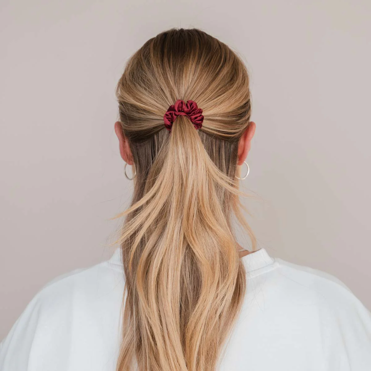 Red Silk Scrunchies Bundle (3er-Pack) - Image 4