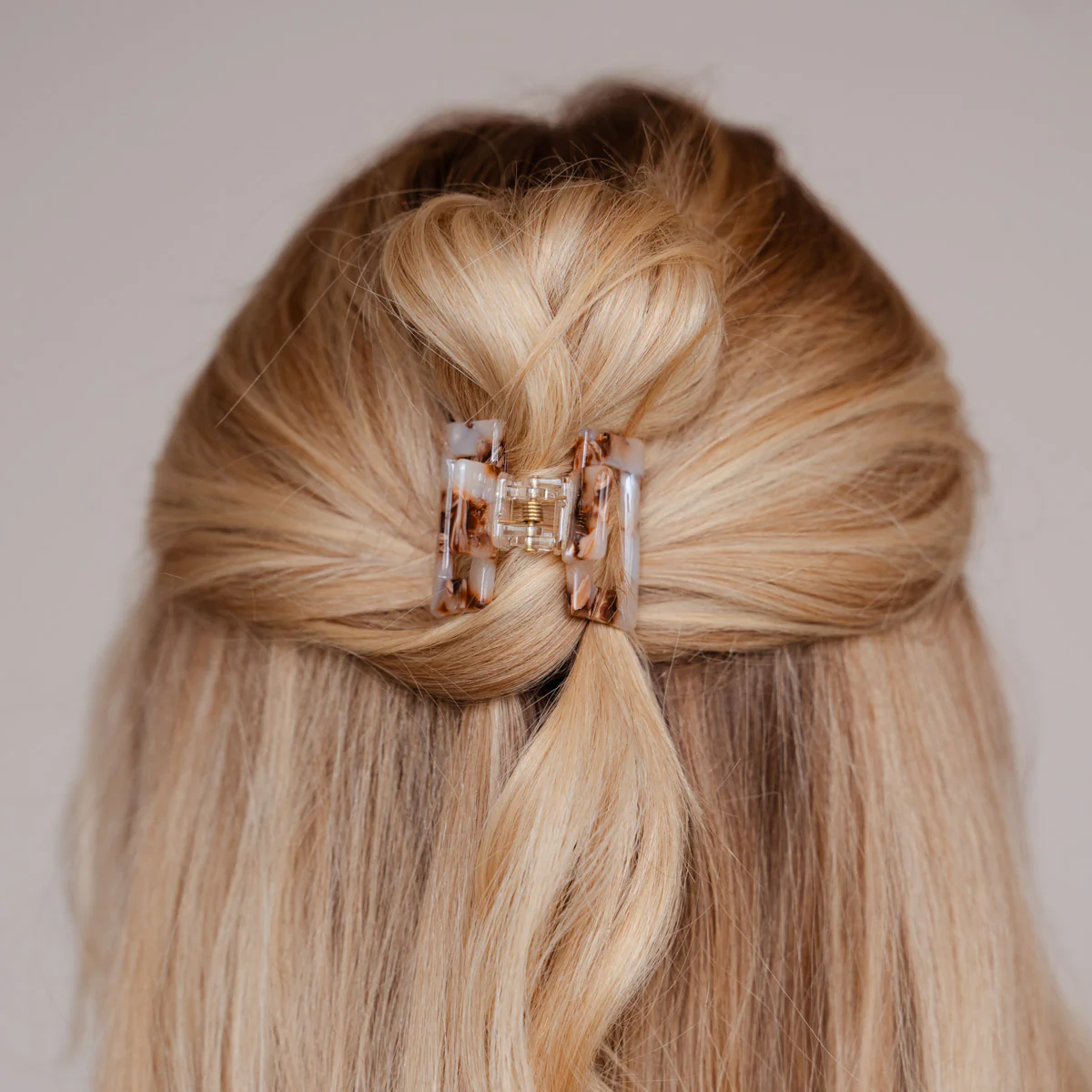 Tawny Haarklammer - Image 5