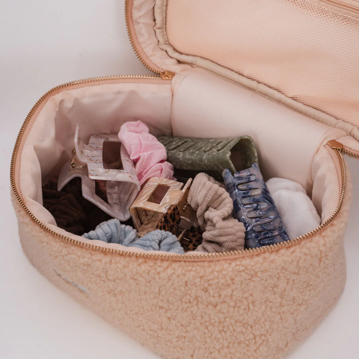 Teddy Travel Bag Beige - Image 4